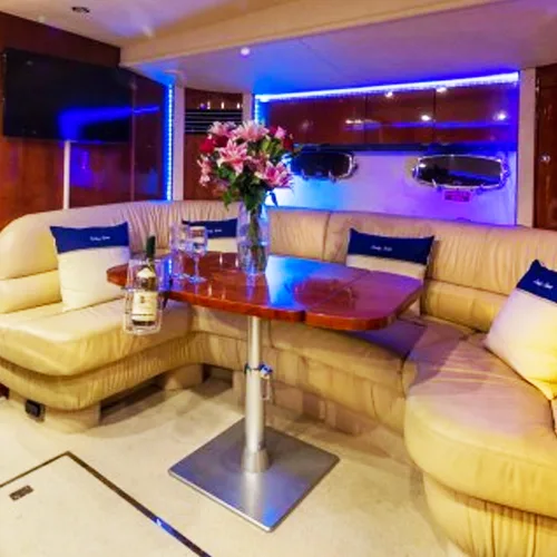 https://londonyachthire.co.uk/wp-content/uploads/2021/10/yacht-hire-party.jpg