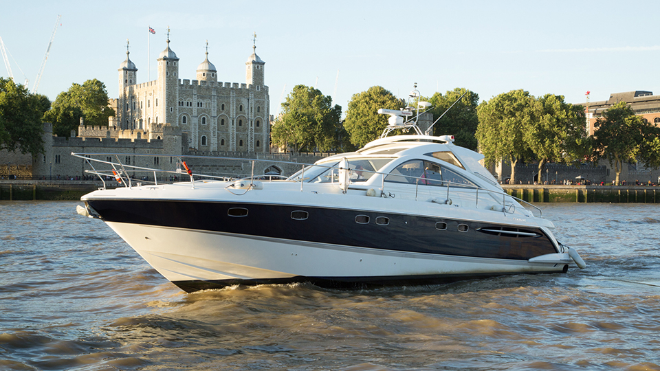 rent a yacht for a day london