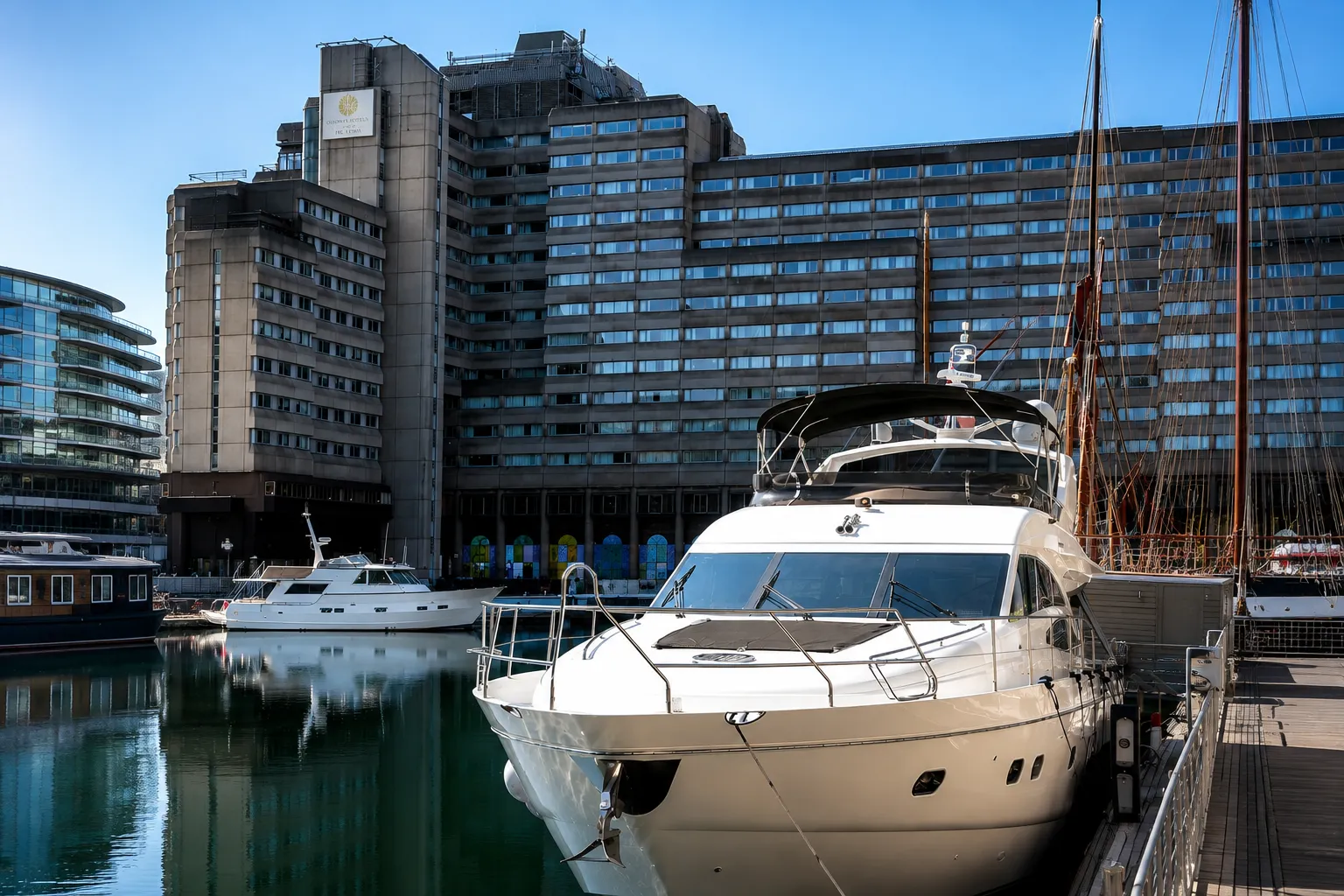 Why A Private Party Charter On The Thames Beats Every Bar In London This Summer - London Yacht Hire
