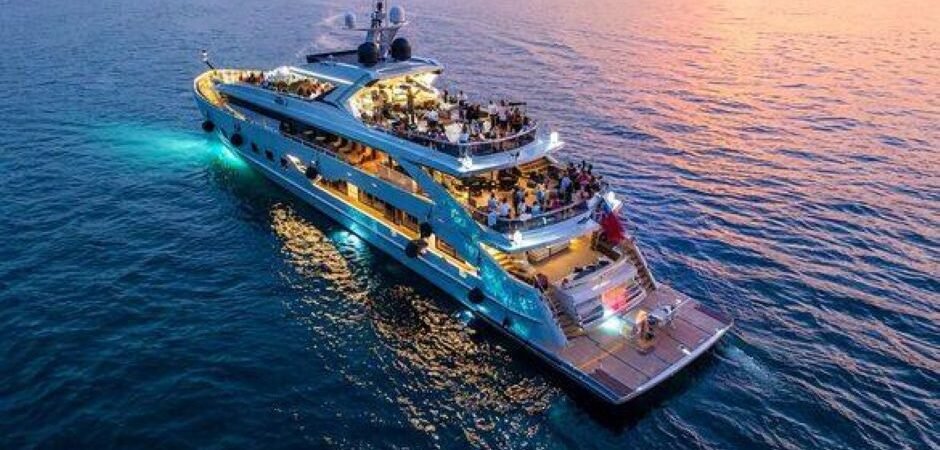 corporate event yacht hire